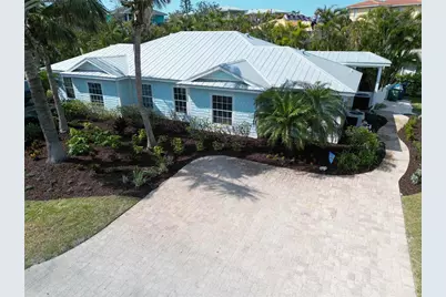 5608 Holmes Boulevard, Holmes Beach, FL 34217 - Photo 3