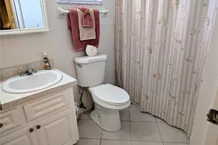 3660 Lake Bayshore Dr, Bradenton, FL 34205 - Photo 15