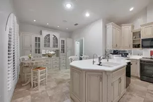 7261 Villa D Este Dr, Sarasota, FL 34238 - Photo 9