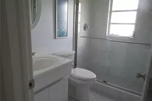 7008 W Country Club Dr N, Sarasota, FL 34243 - Photo 3
