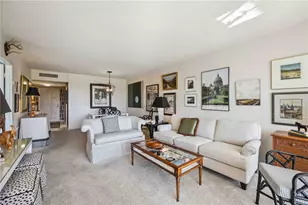 7461 W Country Club Dr N, Sarasota, FL 34243 - Photo 7