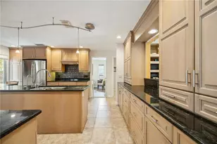 711 Birdsong Ln, Sarasota, FL 34242 - Photo 11