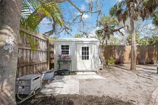 711 Birdsong Ln, Sarasota, FL 34242 - Photo 37