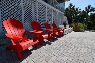 7676 Westmoreland Dr, Sarasota, FL 34243 - Photo 9