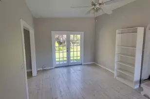 835 Indiana Ln, Sarasota, FL 34234 - Photo 7