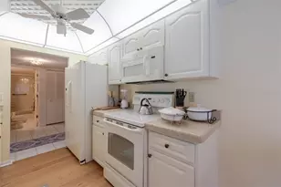 5609 Sheffield Green Circle, Sarasota, FL 34233 - Photo 17