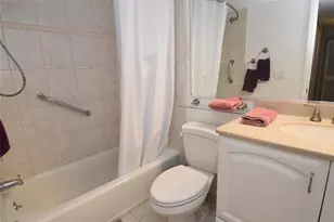 1512 Pelican Point Dr, Sarasota, FL 34231 - Photo 15