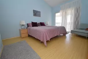 1512 Pelican Point Dr, Sarasota, FL 34231 - Photo 17