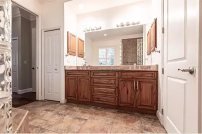 4915 Old Tree Place, Sarasota, FL 34233 - Photo 23