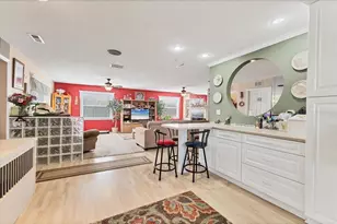 1320 Magellan Dr, Sarasota, FL 34243 - Photo 13