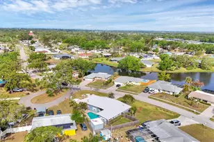 1320 Magellan Dr, Sarasota, FL 34243 - Photo 33