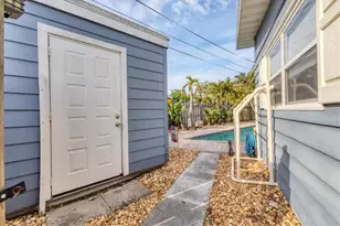 1320 Magellan Dr, Sarasota, FL 34243 - Photo 29