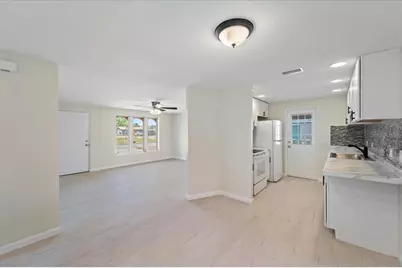 425 Skylark Lane NW, Port Charlotte, FL 33952 - Photo 9