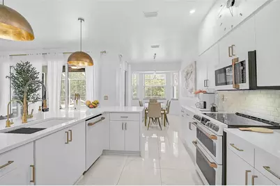 4146 Westbourne Circle, Sarasota, FL 34238 - Photo 9