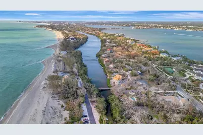 8555 Heron Lagoon Circle, Sarasota, FL 34242 - Photo 29