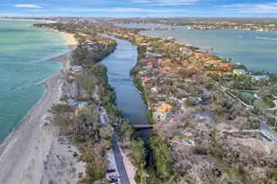 8555 Heron Lagoon Cir, Sarasota, FL 34242 - Photo 15