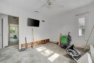 8555 Heron Lagoon Cir, Sarasota, FL 34242 - Photo 27