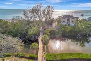 8555 Heron Lagoon Cir, Sarasota, FL 34242 - Photo 9