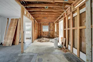 8555 Heron Lagoon Cir, Sarasota, FL 34242 - Photo 25