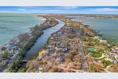 8555 Heron Lagoon Circle, Sarasota, FL 34242 - Photo 11