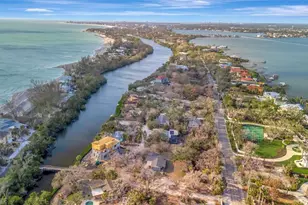 8555 Heron Lagoon Cir, Sarasota, FL 34242 - Photo 11