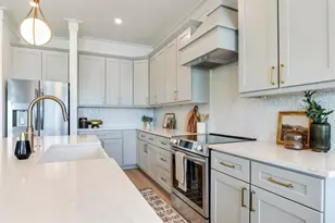 8555 Heron Lagoon Cir, Sarasota, FL 34242 - Photo 15