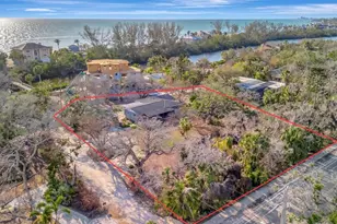 8555 Heron Lagoon Cir, Sarasota, FL 34242 - Photo 3