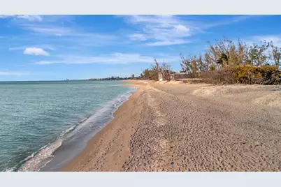 8555 Heron Lagoon Circle, Sarasota, FL 34242 - Photo 7