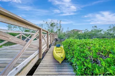 8555 Heron Lagoon Circle, Sarasota, FL 34242 - Photo 9
