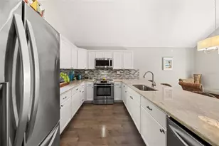 1256 Riegels Landing Dr, Sarasota, FL 34242 - Photo 7