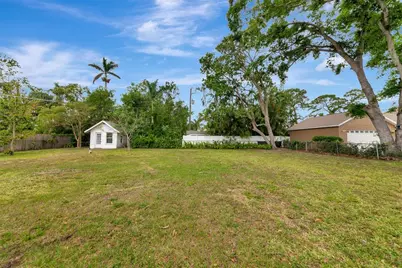 320 25th Street W, Bradenton, FL 34205 - Photo 45