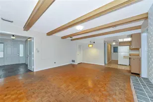 320 25th St W, Bradenton, FL 34205 - Photo 13