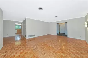 320 25th St W, Bradenton, FL 34205 - Photo 17