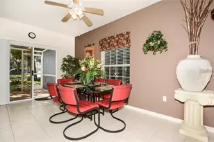 7685 Plantation Cir, University Park, FL 34201 - Photo 5