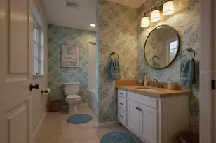 2563 Loma Linda St, Sarasota, FL 34239 - Photo 11