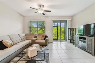 633 Royal Empress Dr, Ruskin, FL 33570 - Photo 9