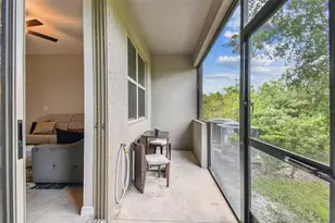 633 Royal Empress Dr, Ruskin, FL 33570 - Photo 21