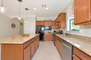 5952 Snowy Egret Dr, Sarasota, FL 34238 - Photo 3