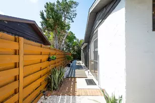 2224 Eugene St, Sarasota, FL 34231 - Photo 31