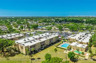 1330 Glen Oaks Dr E, Sarasota, FL 34232 - Photo 21