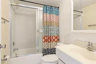 1330 Glen Oaks Dr E, Sarasota, FL 34232 - Photo 15