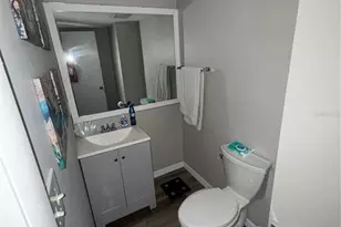 1147 Longfellow Rd, Sarasota, FL 34243 - Photo 9