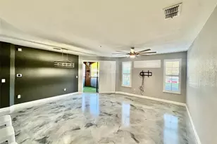 8325 38th St Cir E, Sarasota, FL 34243 - Photo 5