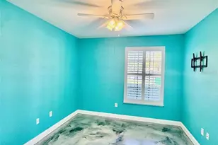 8325 38th St Cir E, Sarasota, FL 34243 - Photo 11