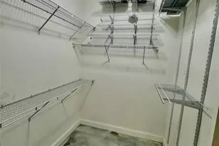 8325 38th St Cir E, Sarasota, FL 34243 - Photo 15