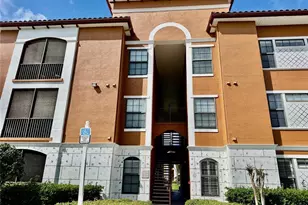 8325 38th St Cir E, Sarasota, FL 34243 - Photo 1