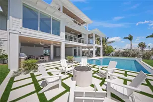 619 Key Royale Dr, Holmes Beach, FL 34217 - Photo 45