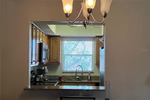 900 La Costa Cir, Sarasota, FL 34237 - Photo 9