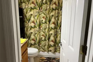 900 La Costa Cir, Sarasota, FL 34237 - Photo 17