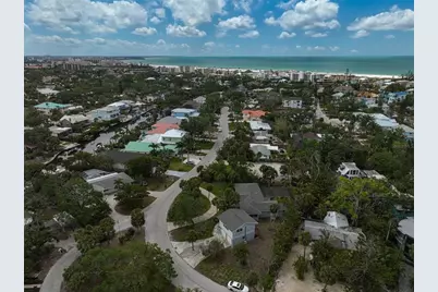 105 Island Circle, Sarasota, FL 34242 - Photo 13